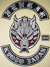 �f�U�C�����b�y���B���^���b�N�V���o�[�g�p�ŁA�C���p�N�g���郏�b�y���Ɏd�グ�܂����B